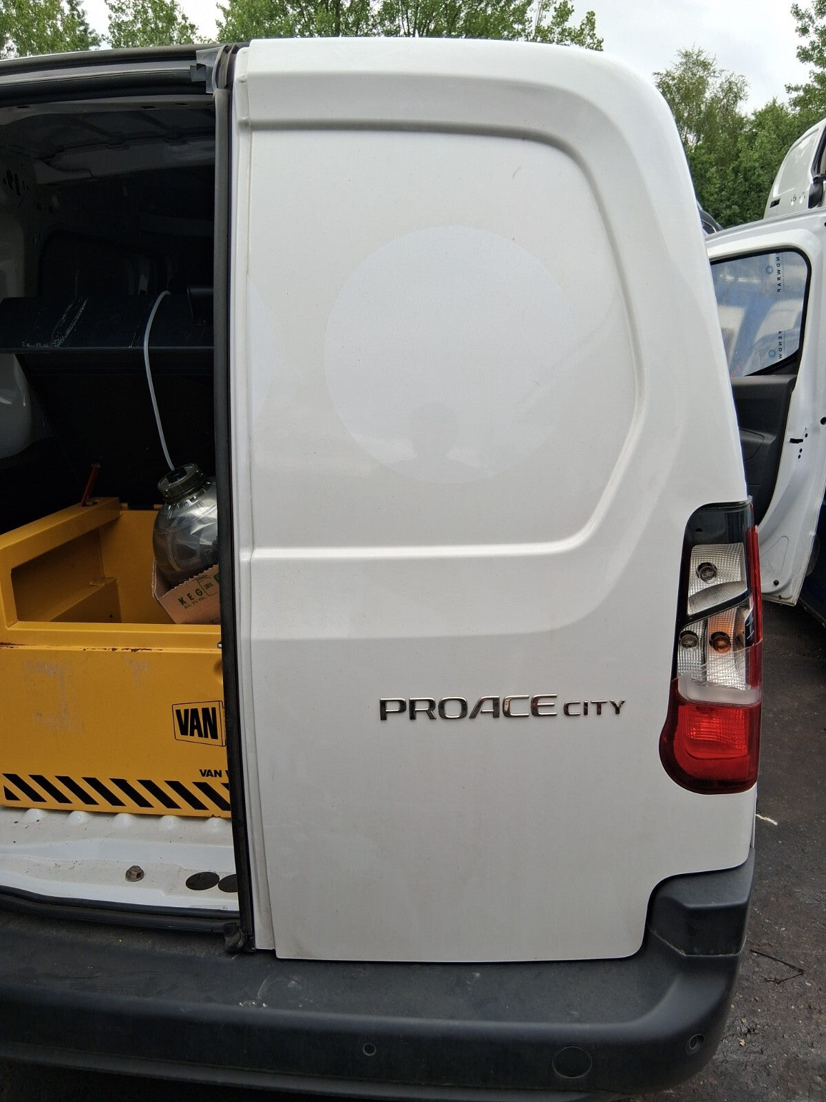 2024 TOYOTA PROACE CITY OSR DRIVER SIDE COMP DOOR EPR ICY WHITE