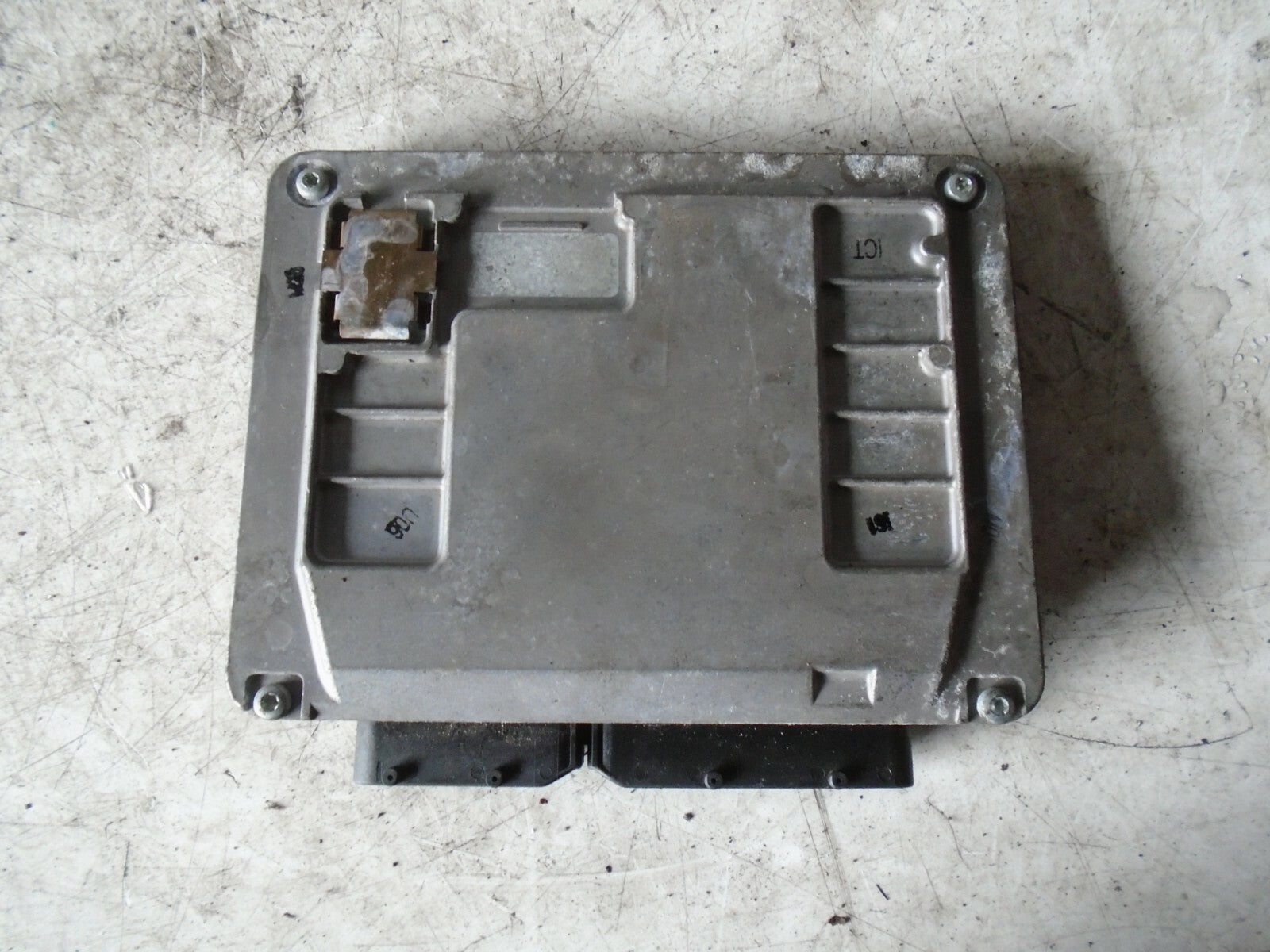 AUDI A3 2003-2013 8P ENGINE CONTROL MODULE ECU 06A906033
