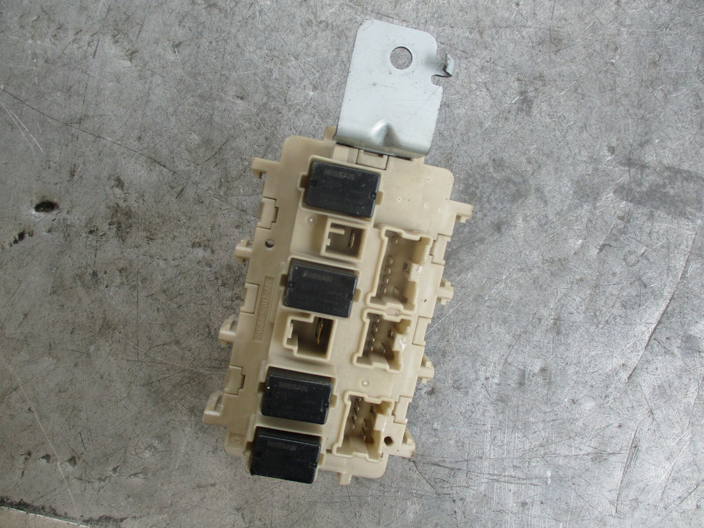 NISSAN QASHQAI J11 FUSE RELAY BOX MODULE UNIT 4EB0C