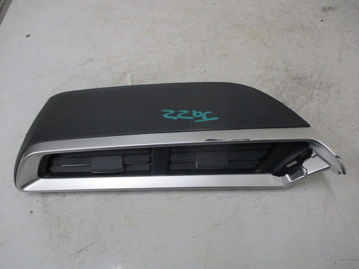 HONDA JAZZ MK4 2018 CENTRE DASHBOARD AIR HEATER VENT SURROUND TRIM 77610-T5A