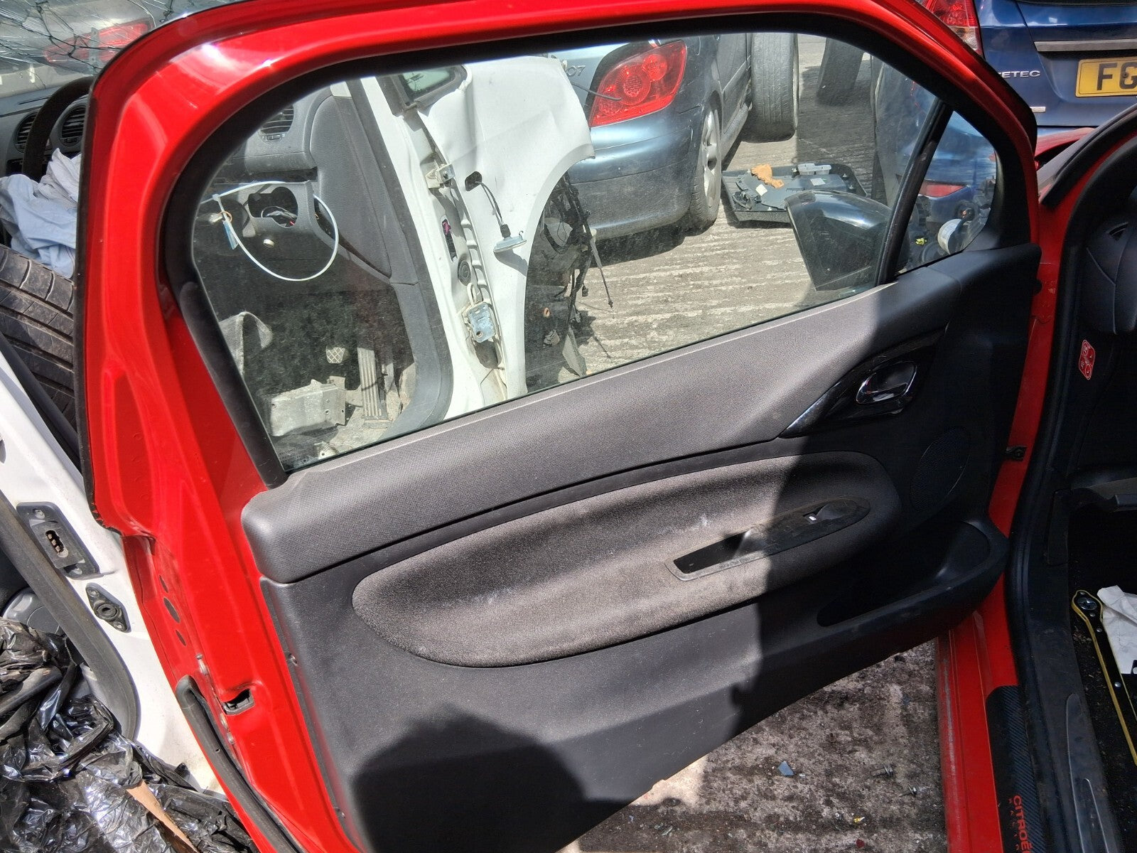 2012 CITROEN DS3 3 DOOR NSF PASSENGER SIDE FRONT LEFT WINDOW GLASS