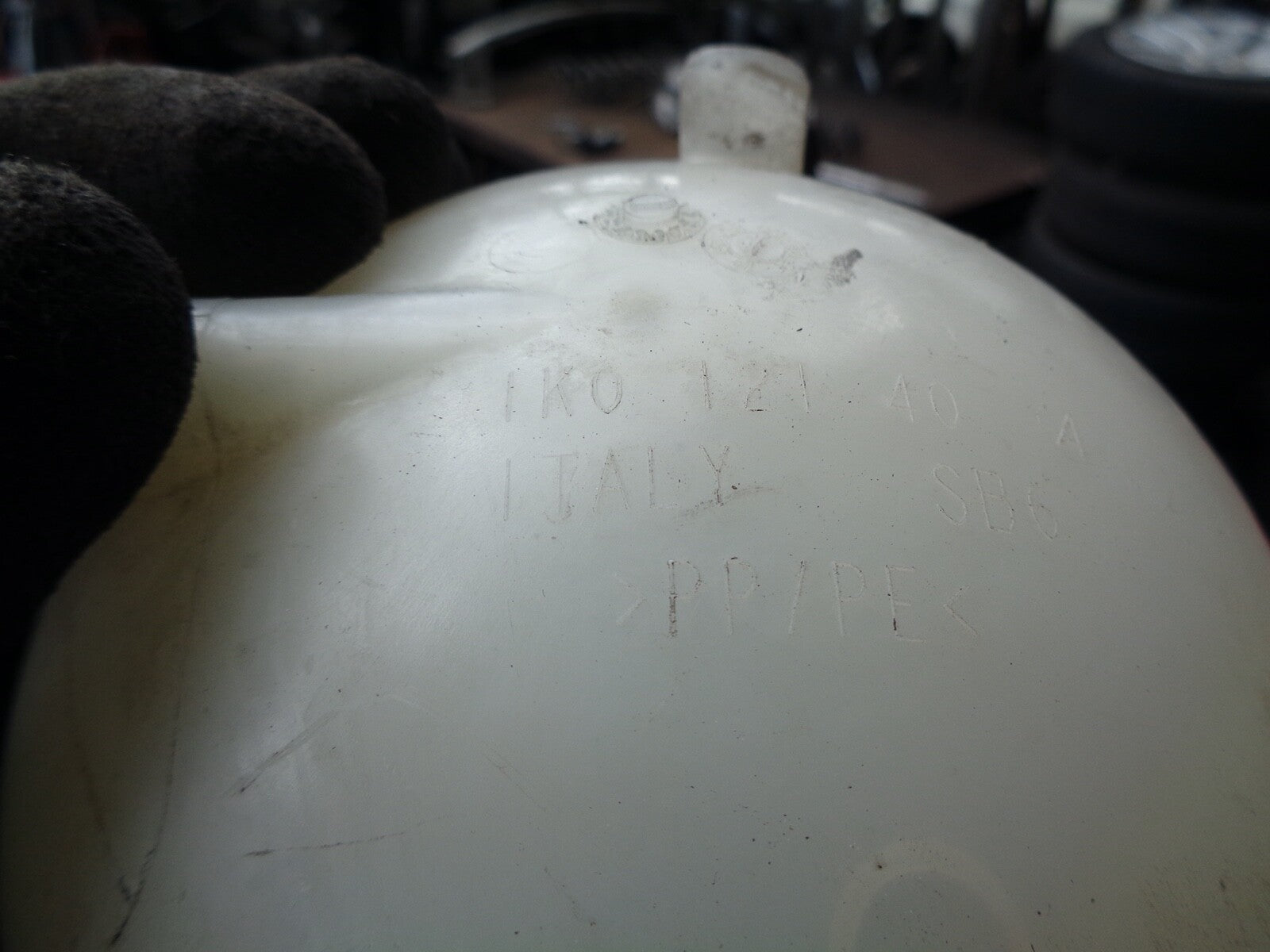 VOLKSWAGEN GOLF MK5 HEADER OVERFLOW EXPANSION TANK 1K012140