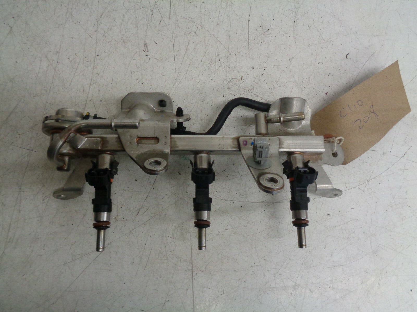 RENAULT CLIO MK4 2018 0.9 PETROL FUEL RAIL WITH INJECTORS 175201470R