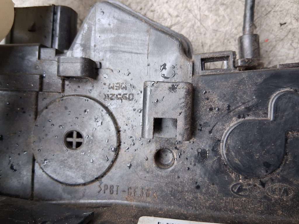 KIA SPORTAGE MK3 2012 NSF PASSENGER SIDE FRONT LEFT DOOR LOCK MECHANISM