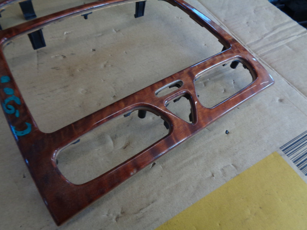 MERCEDES C CLASS W203 2001 DASH RADIO SURROUND PLASTIC WOOD TRIM A2036802539
