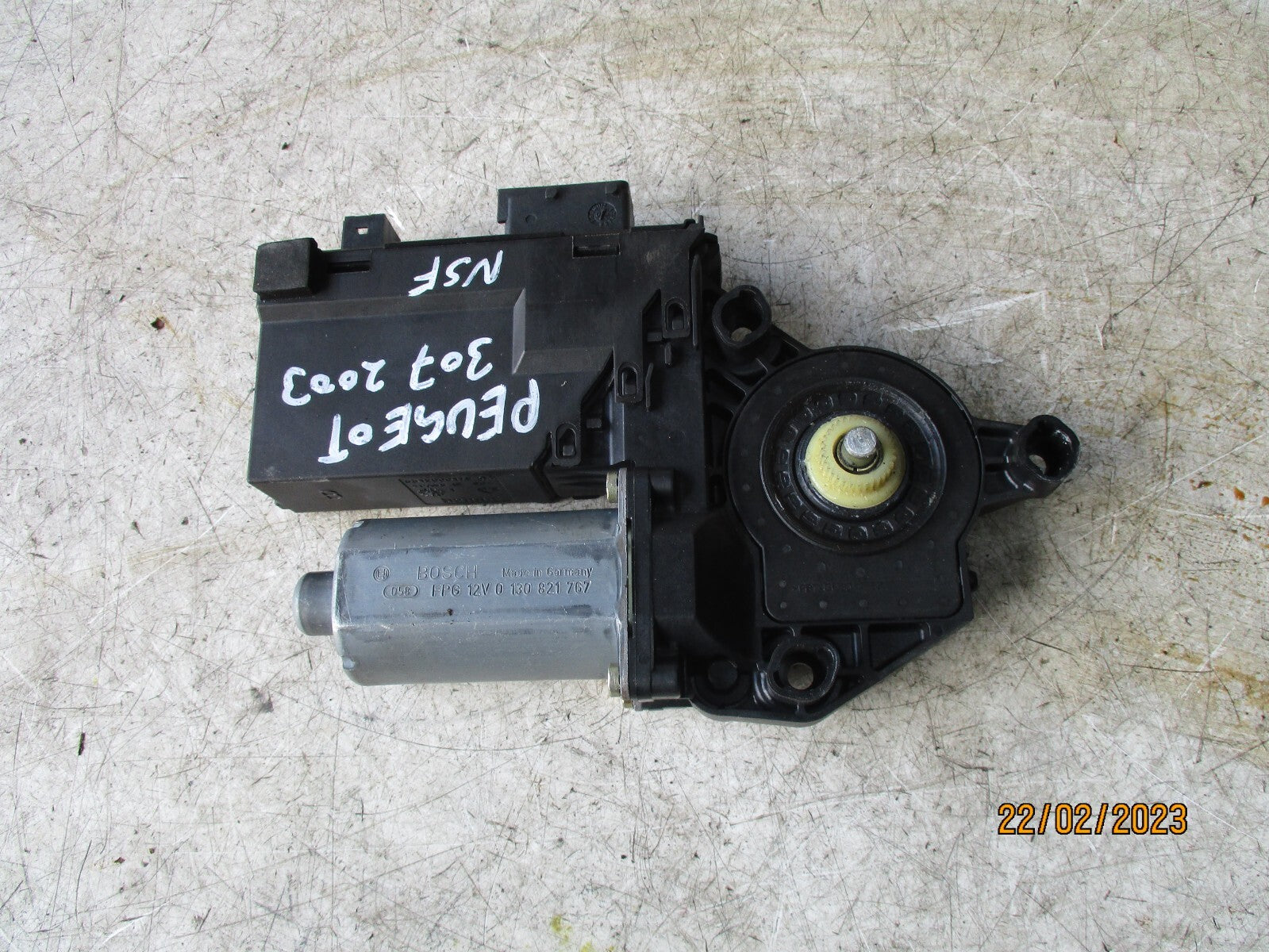 PEUGEOT 307 2003 NSF PASSENGER SIDE FRONT WINDOW MOTOR 9637130780