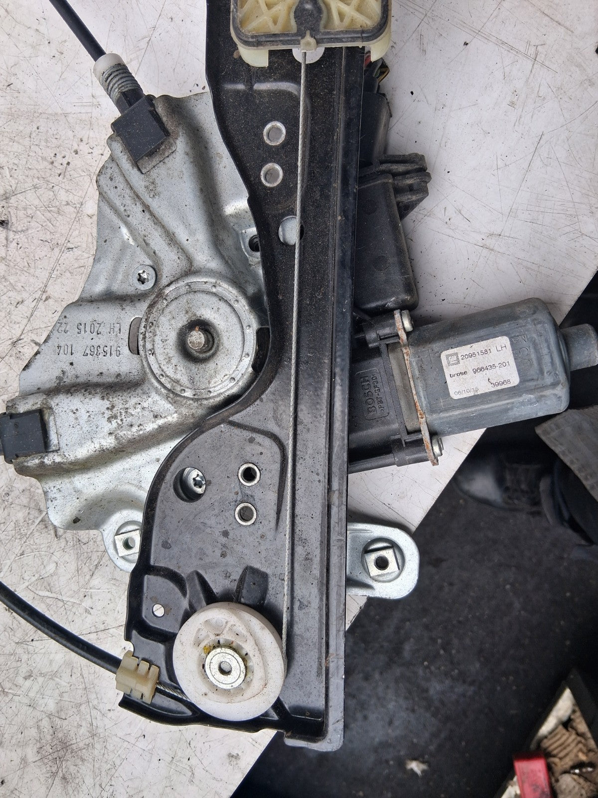 2018 VAUXHALL ZAFIRA C NSF PASSENGER SIDE LEFT WINDOW MOTOR REGULATOR 20951581