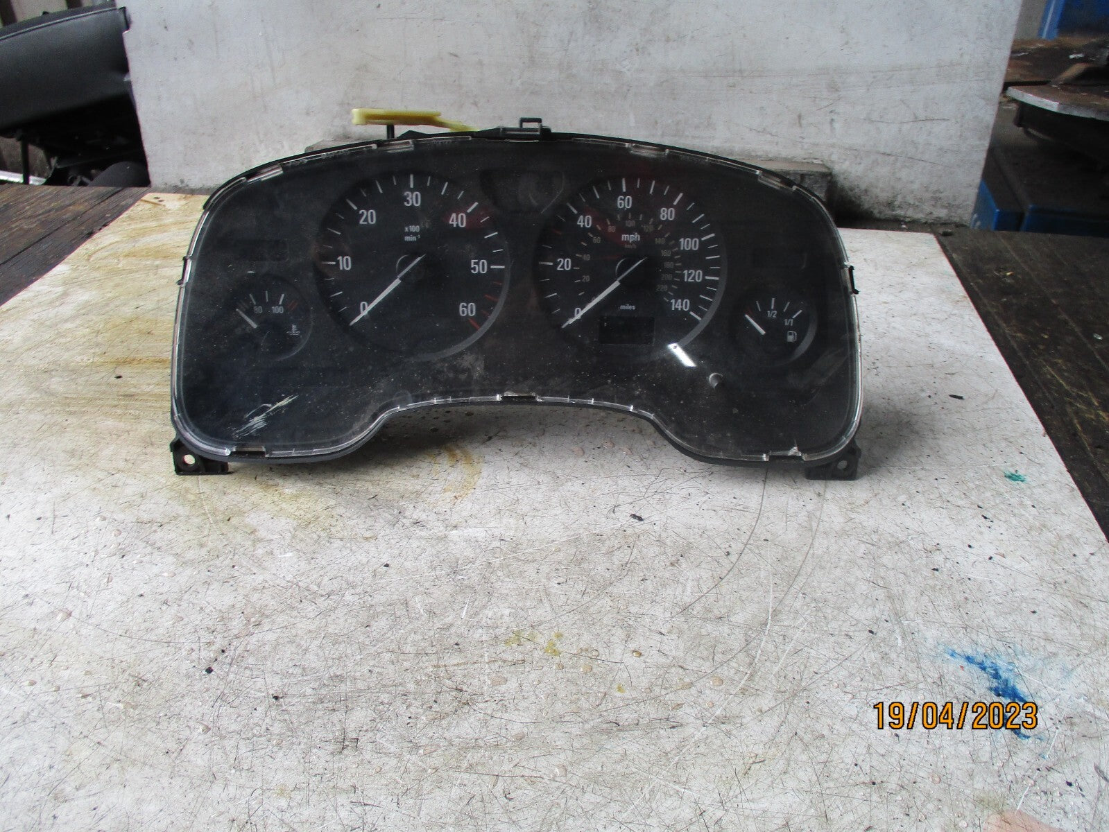 VAUXHALL ASTRA 2004 DIESEL ODOMETER SPEEDO CLOCK INSTRUMENT CLUSTER