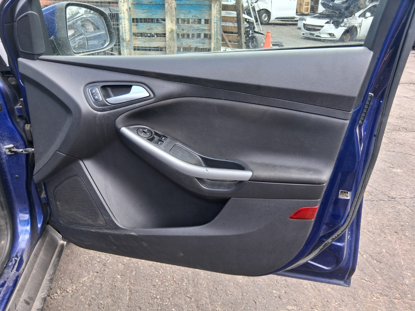 2015 FORD FOCUS MK3 HATCHBACK OSF DRIVER SIDE FRONT DOOR CARD PANEL