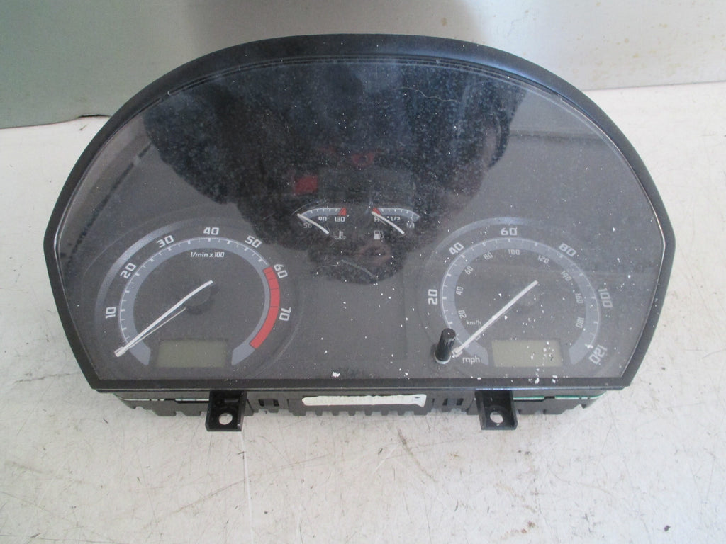 SKODA FABIA MK1 2006 SPEEDOMETER INSTRUMENT CLUSTER 6Y0920981M