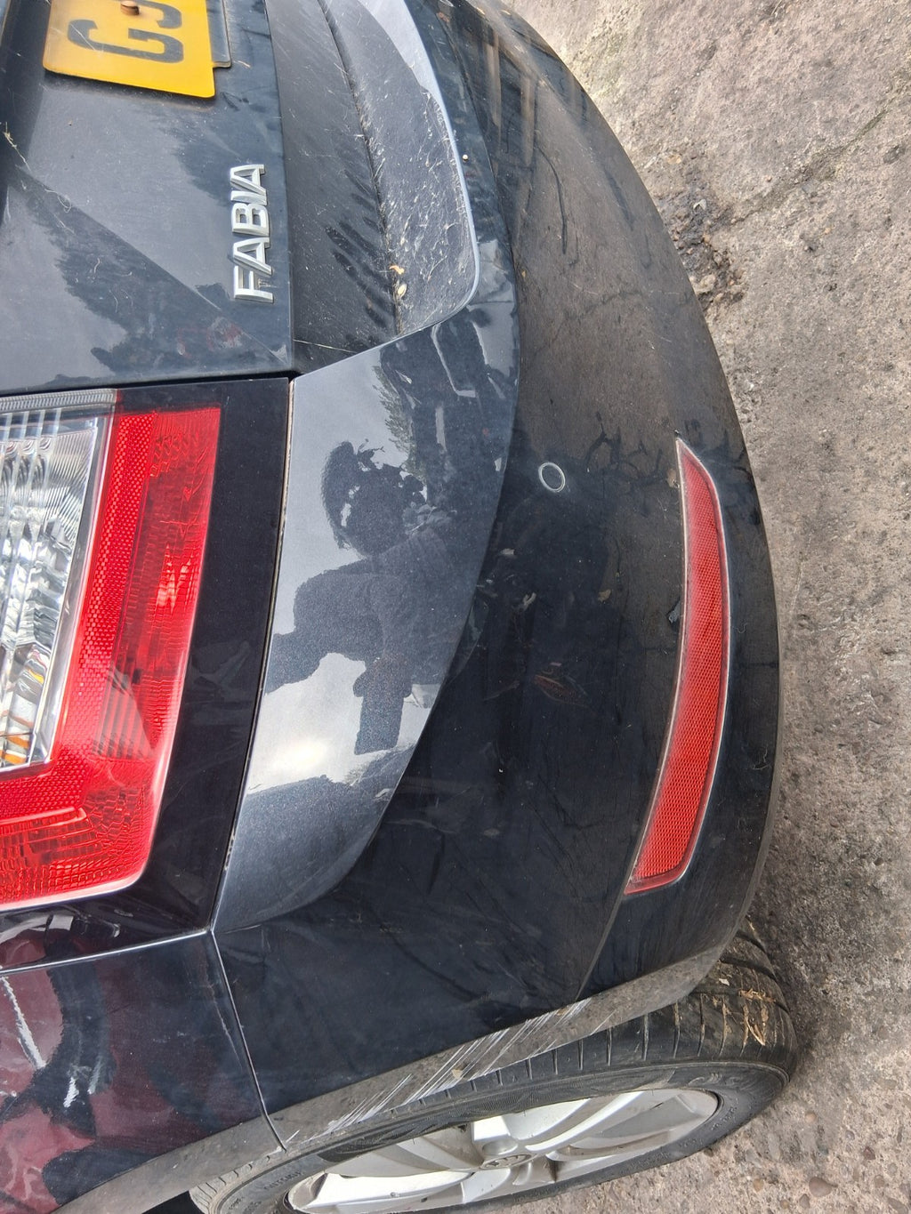 2020 SKODA FABIA MK3 NJ HATCHBACK COMPLETE REAR BUMPER WITH PDC SENSOR BLACK