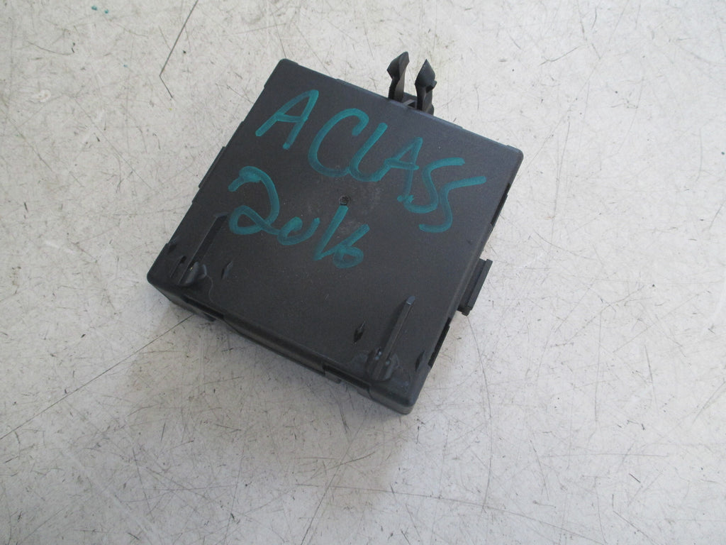 MERCEDES BENZ A CLASS W176 2016 PASSENGER FRONT DOOR CONTROL MODULE A1669000318