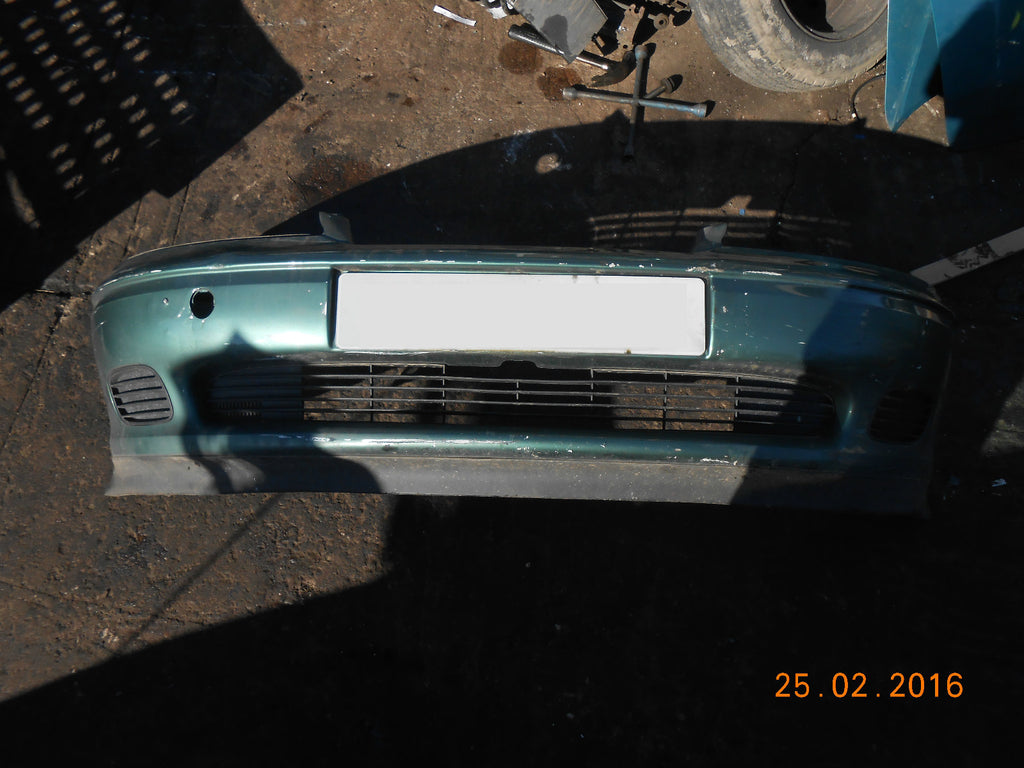 VAUXHALL VECTRA B 2001 FRONT BUMPER WITH GRILL GRILLES IN GREEN