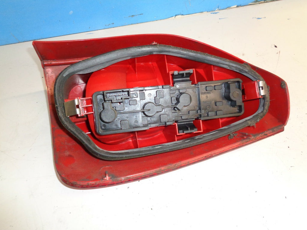 CITROEN XSARA PICASSO 2004 NSR PASSENGER SIDE REAR TAIL LIGHT 89398405