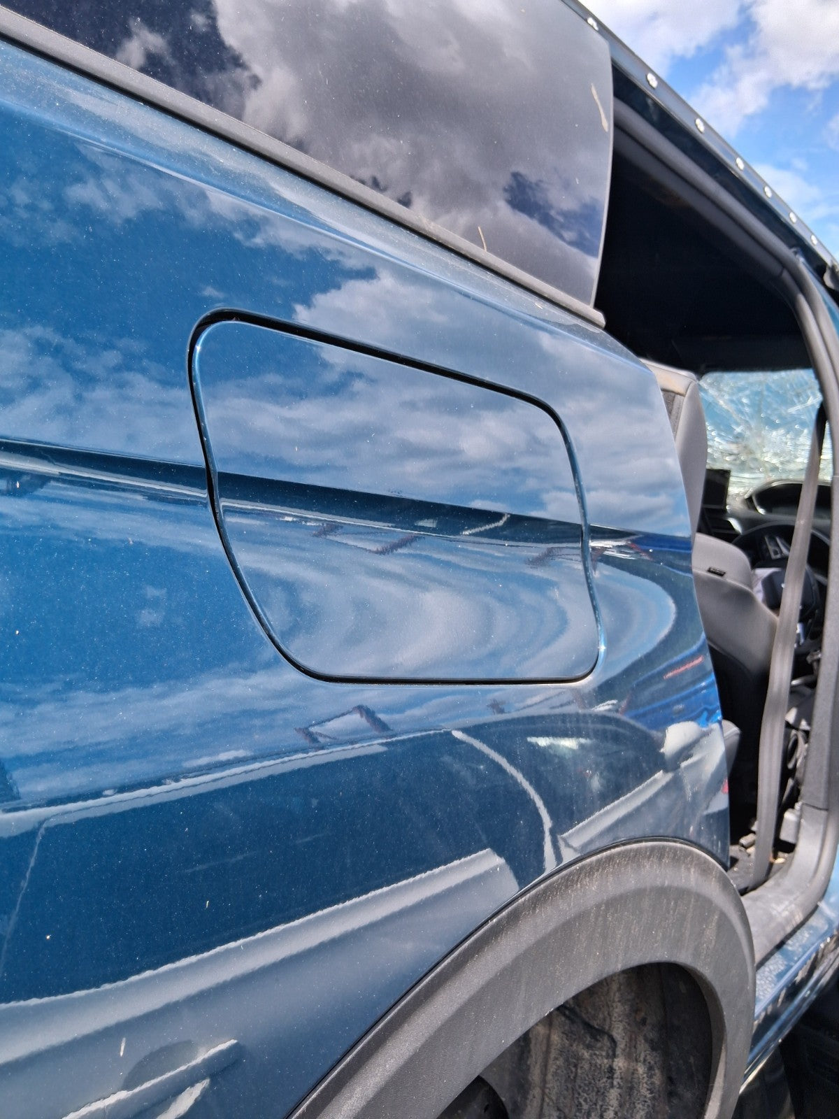 2023 PEUGEOT 5008 MK2 FUEL FLAP LID COVER CELEBS BLUE METALLIC ESY