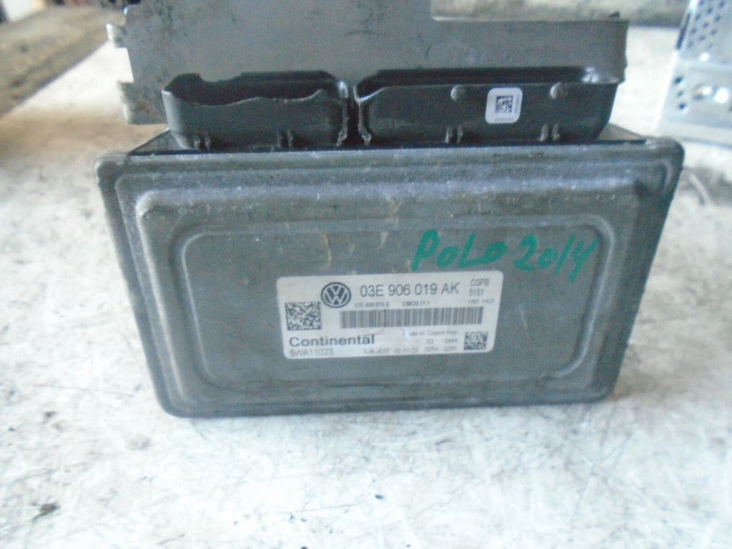 VOLKSWAGEN POLO 2014 MK5 6R ENGINE CONTROL MODULE 03E906019