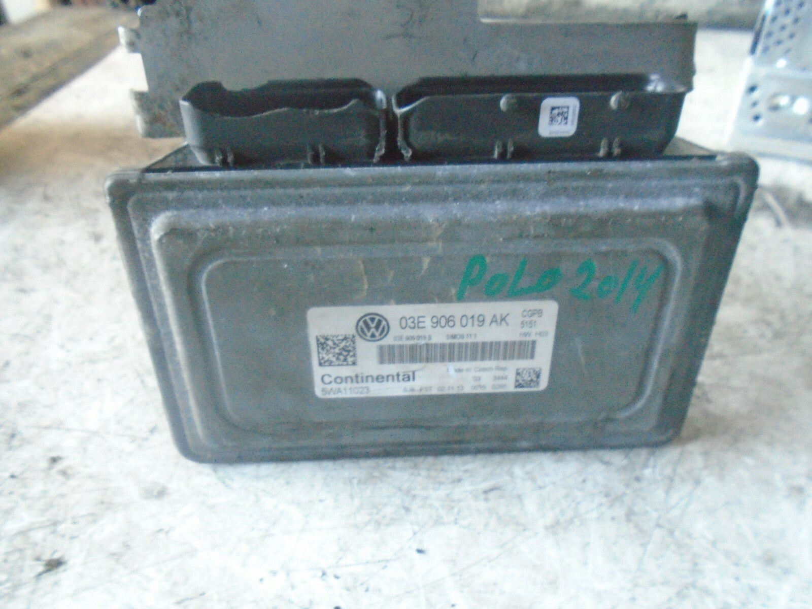 VOLKSWAGEN POLO 2014 MK5 6R ENGINE CONTROL MODULE 03E906019