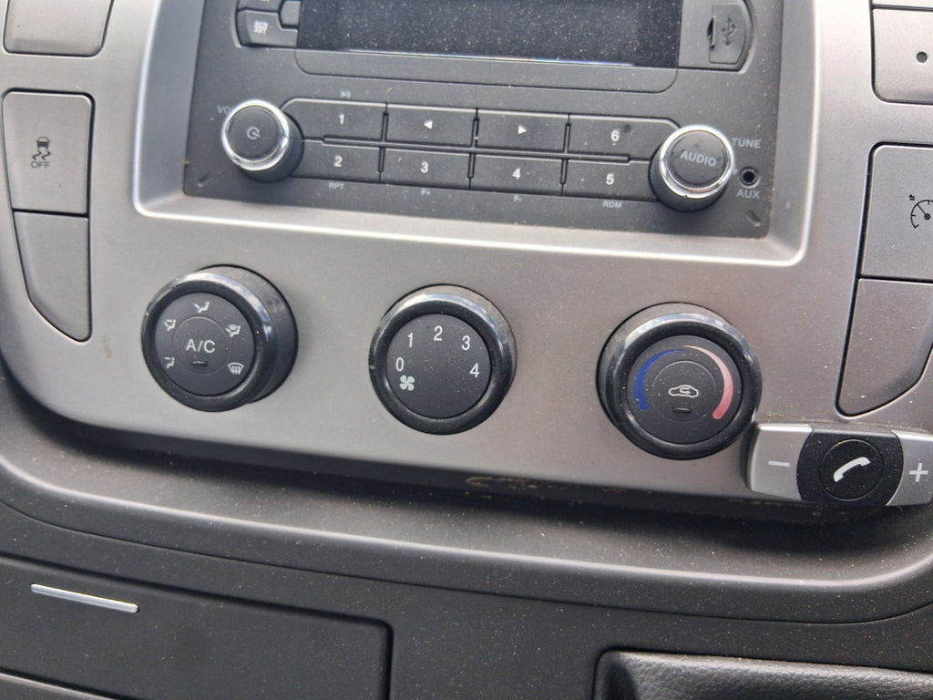 2020 SAIC LDV V80 RADIO STEREO MULTIMEDIA CD HEAD UNIT