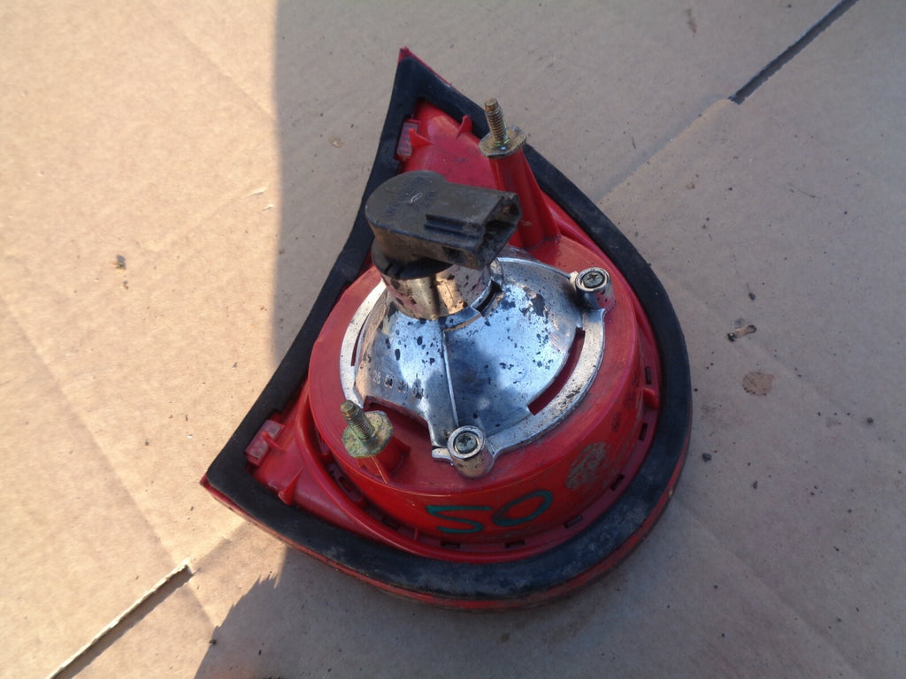 VW VOLKSWAGEN GOLF MK5 1.9 TDI REAR DRIVER SIDE BOOT TRUNK TAIL LIGHT 1K6945094F