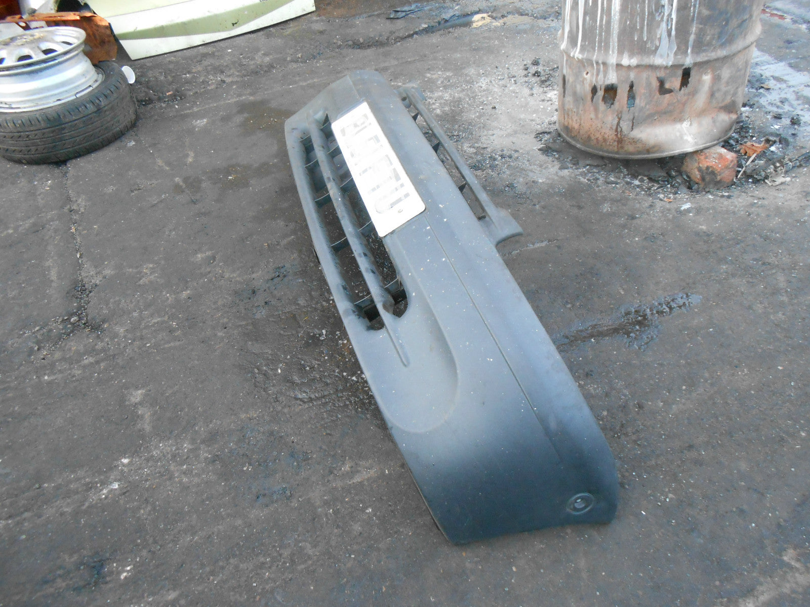 RENAULT KANGOO MK1 PH1 2001 COMPLETE BLACK PLASTIC FRONT BUMPER