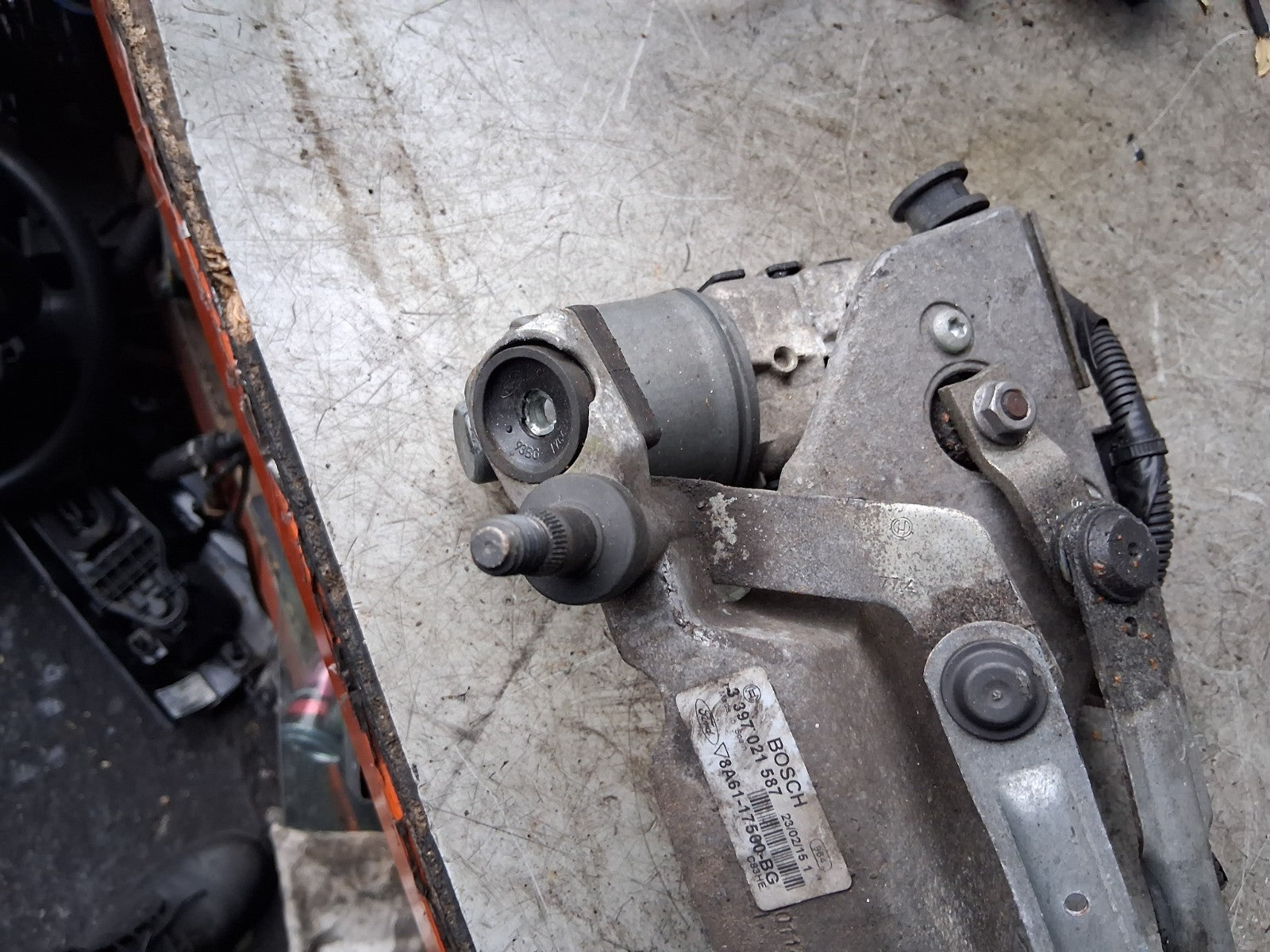 2017 FORD FIESTA MK7 FRONT WINDSCREEN WIPER MOTOR & LINKAGE 3397021587