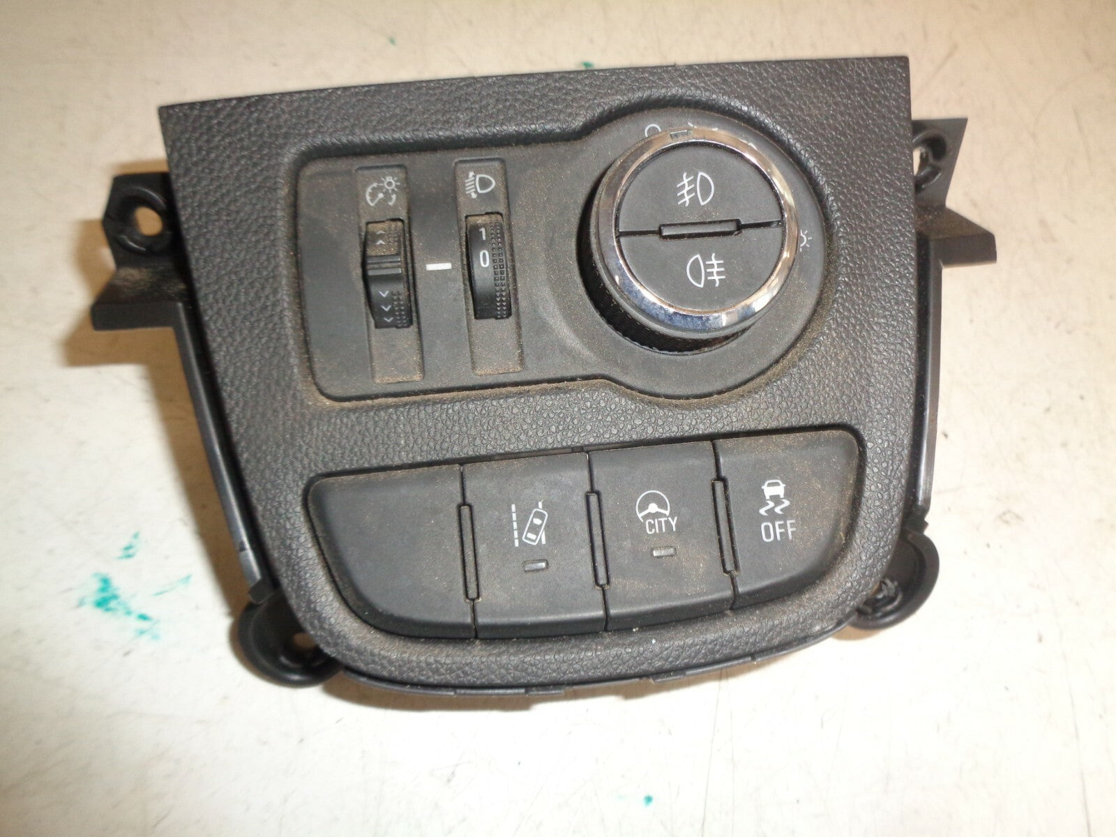 VAUXHALL VIVA 2016 HEADLIGHT & ESP SWITCH WITH BLACK TRIM 95248636