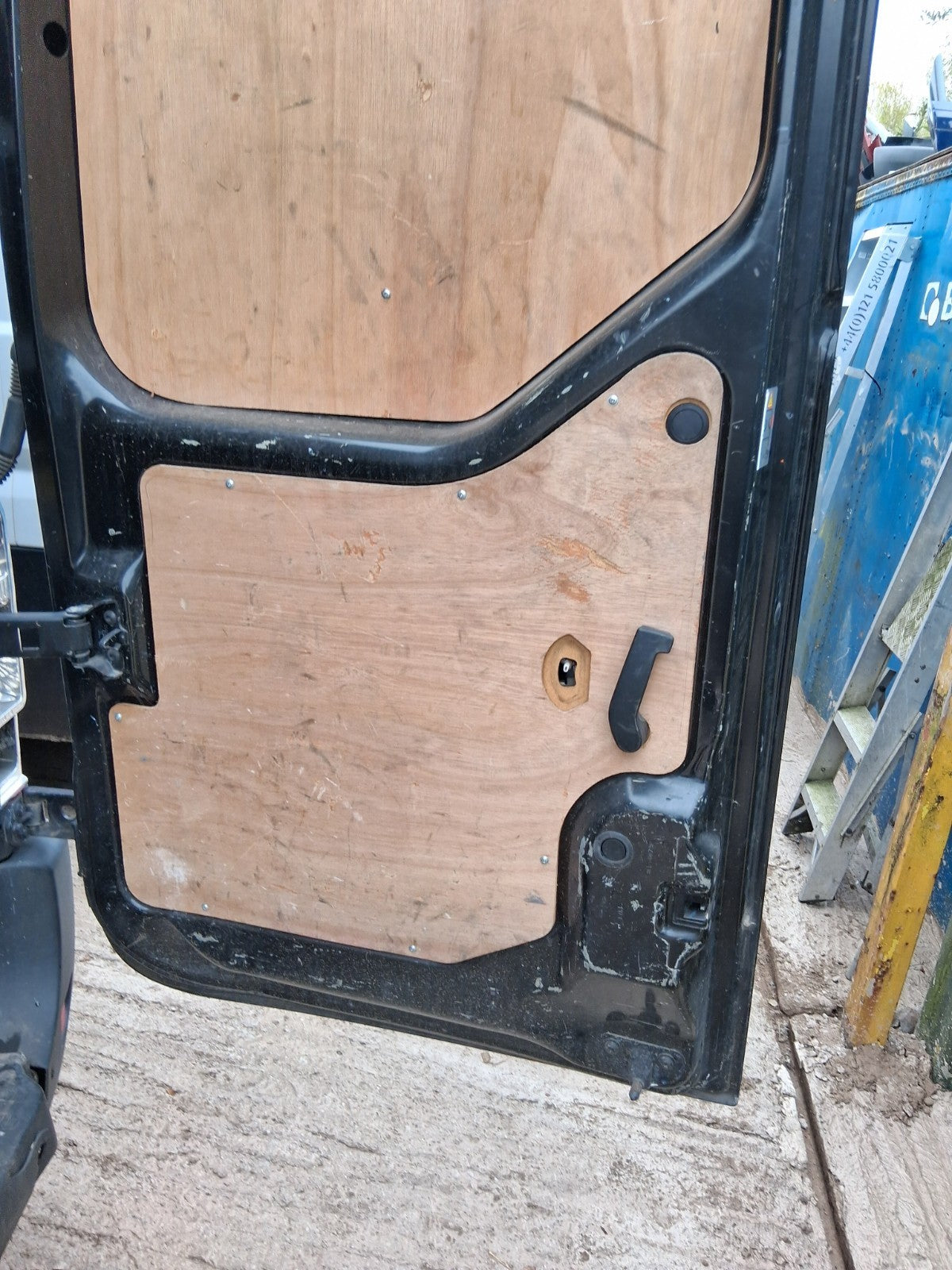 2021 NISSAN NV400 MK1 OSR DRIVER SIDE REAR RIGHT COMPLETE DOOR BLACK