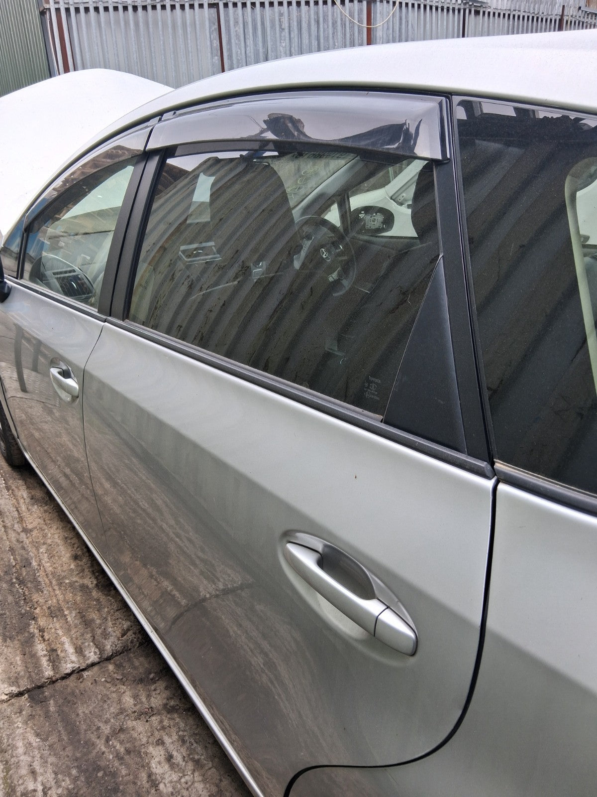 2018 TOYOTA PRIUS V PLUS XW40 NSR PASSENGER SIDE REAR LEFT BARE DOOR SILVER