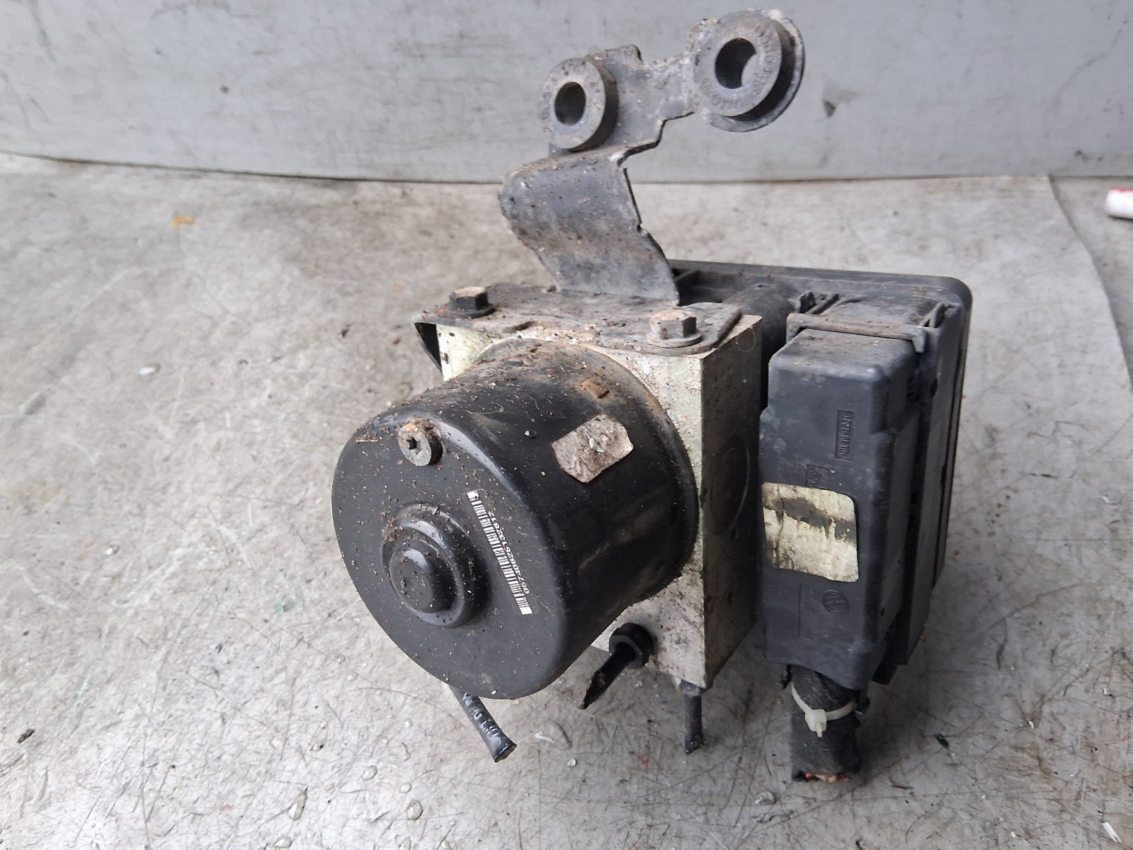 2002 VW VOLKSWAGEN GOLF MK4 ABS PUMP CONTROL MODULE 1C0907379J