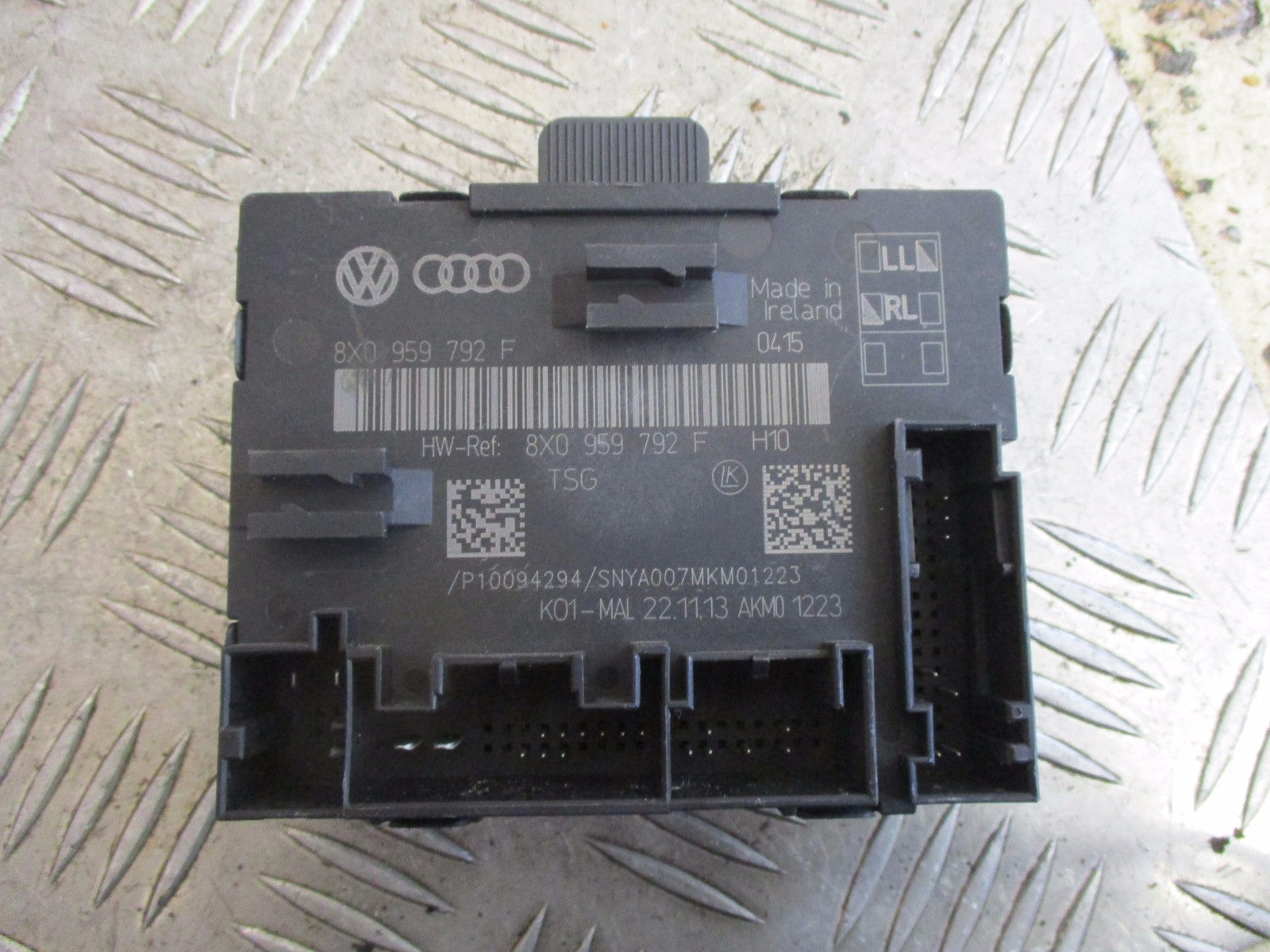 AUDI A1 2013 5 DOOR 1 X ELECTRIC DOOR CONTROL MODULE UNIT 8X0959792F