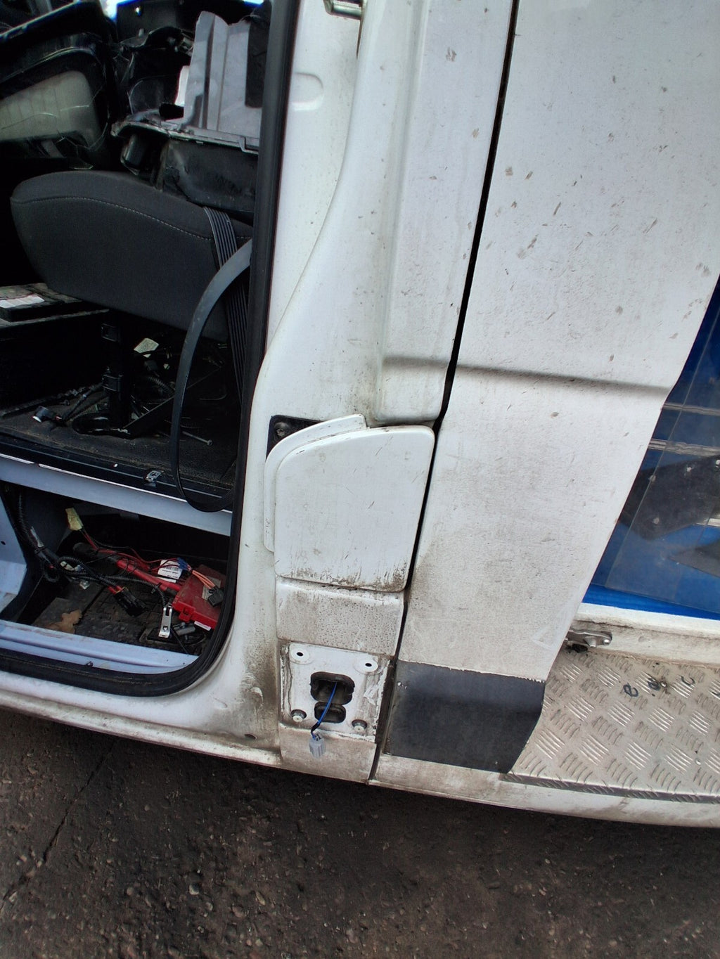 2024 NISSAN INTERSTAR RENAULT MASTER MK3 FUEL FILLER FLAP WHITE