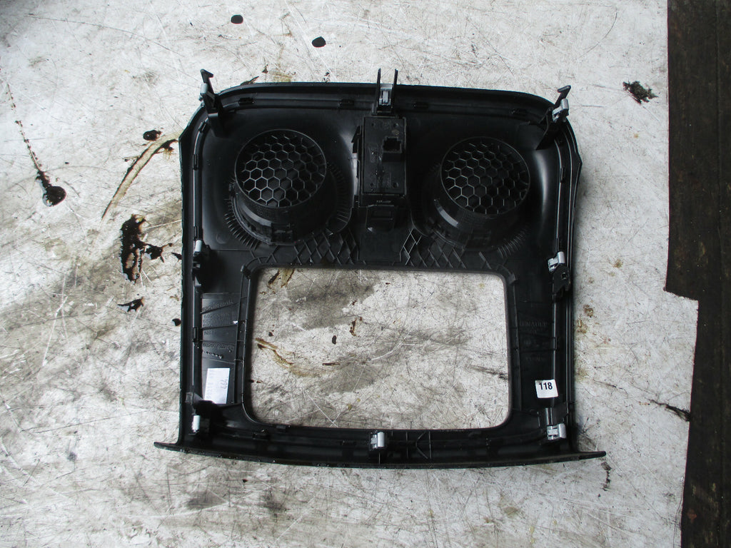 DACIA SANDERO 2017 AIR HEATER BLOWER VENT TRIM SURROUND HAZARD SWITCH 682607451R