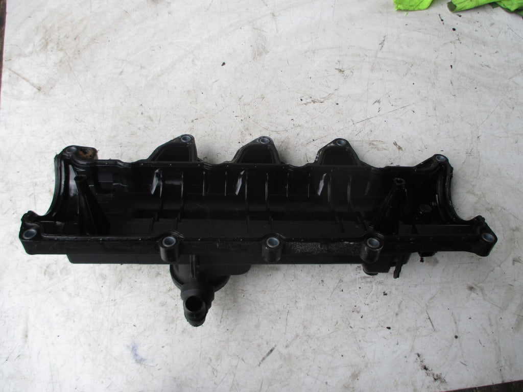 RENAULT CLIO MK4 2015 1.5 DIESEL TOP ENGINE ROCKER VALVE COVER 8200629199