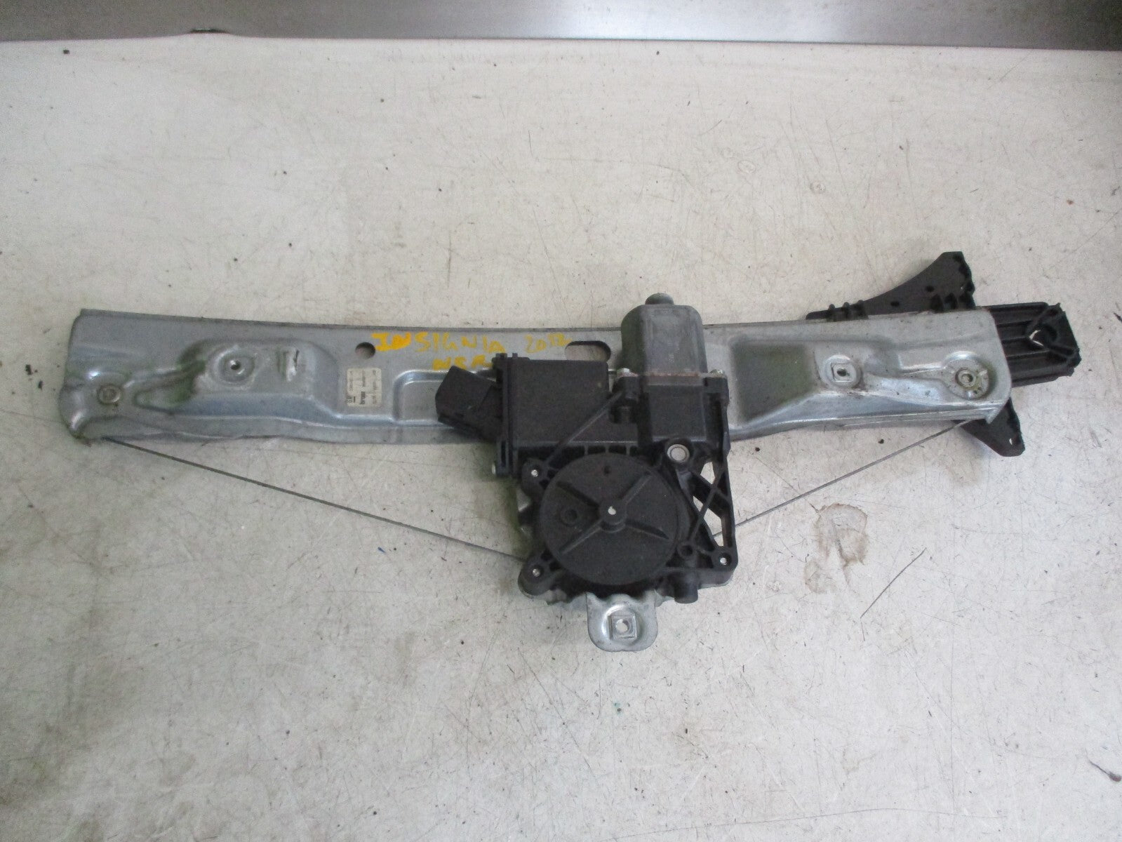 VAUXHALL INSIGNIA 2012 NSR PASSENGER SIDE REAR WINDOW MOTOR REGULATOR 20952450