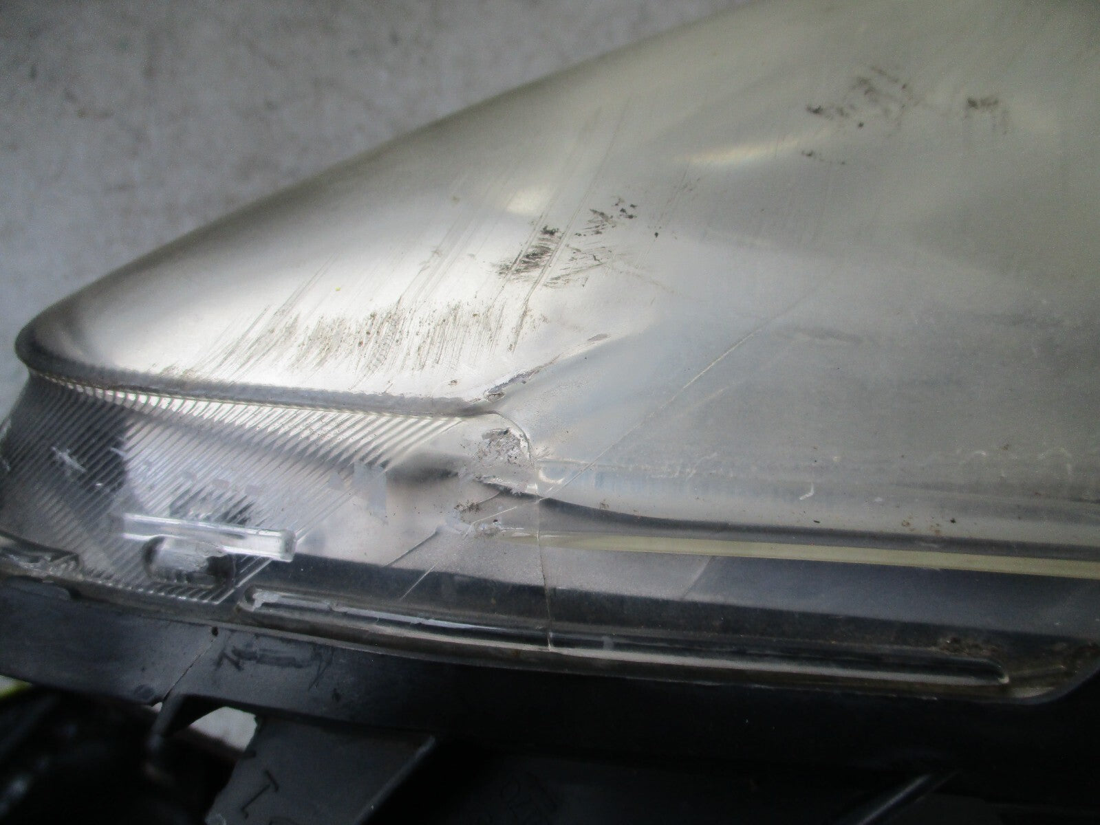 2015 PEUGEOT BIPPER FRONT HEADLIGHT HEADLAMP 45560509