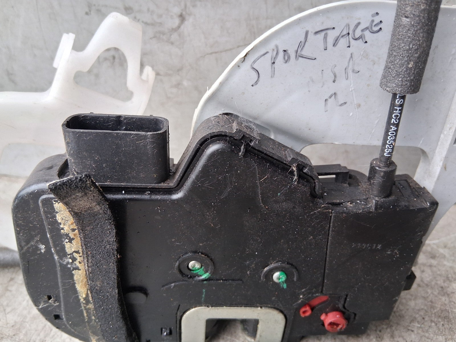KIA SPORTAGE MK3 2012 NSR PASSENGER SIDE REAR LEFT DOOR LOCK MECHANISM