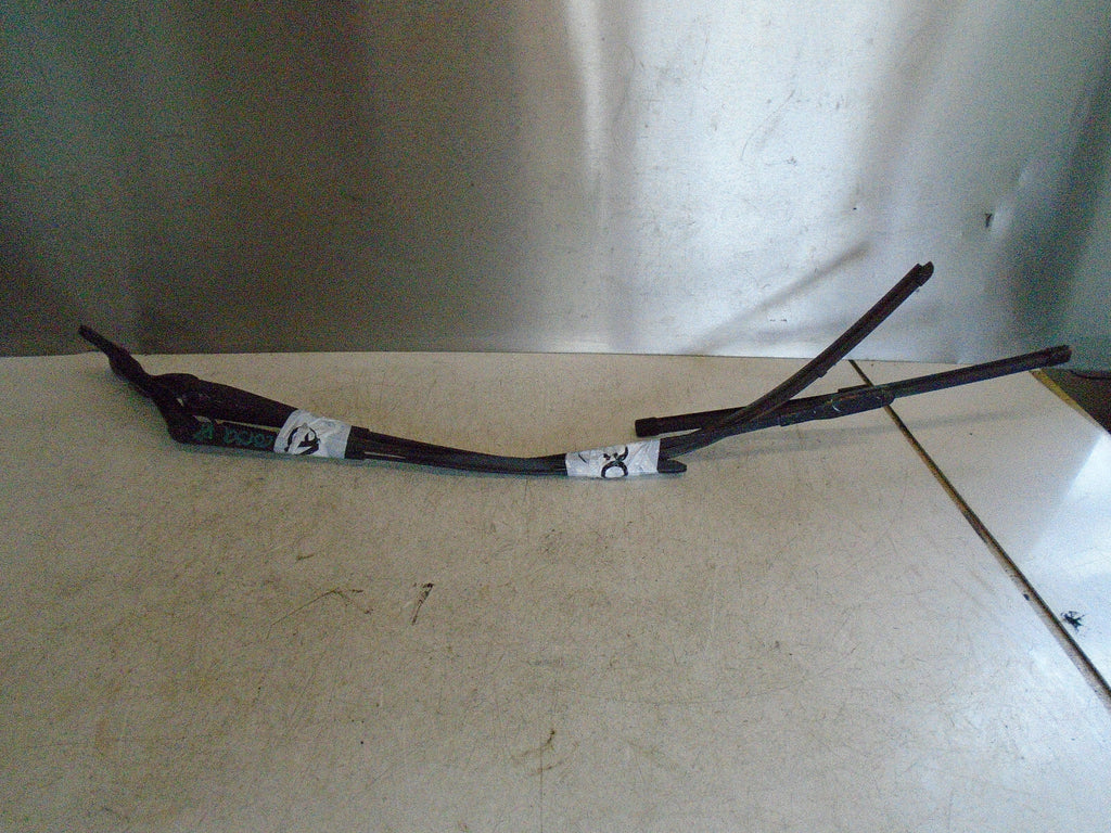 VAUXHALL CORSA E 2018 FRONT WINDSCREEN WIPER ARM + BLADES