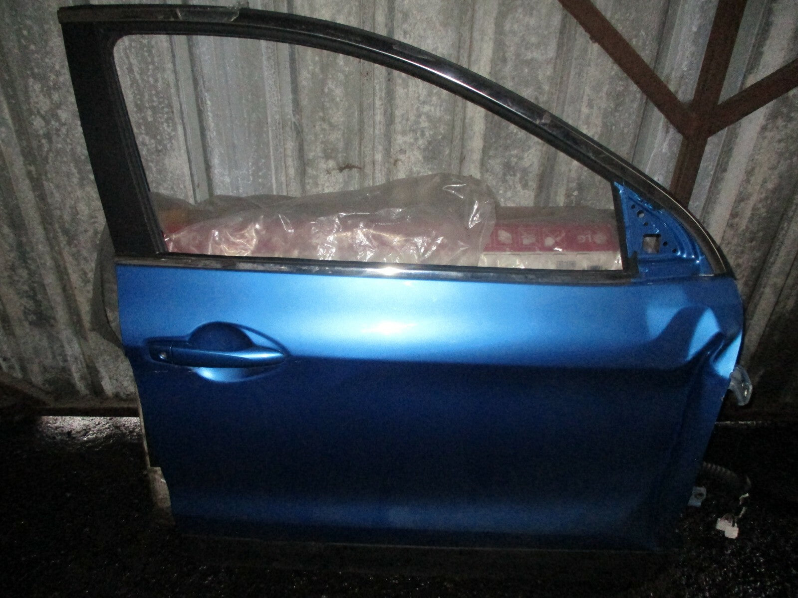 NISSAN QASHQAI J11 MK2 OSF DRIVER SIDE FRONT DOOR COMPLETE FAAJ11 DAMAGED