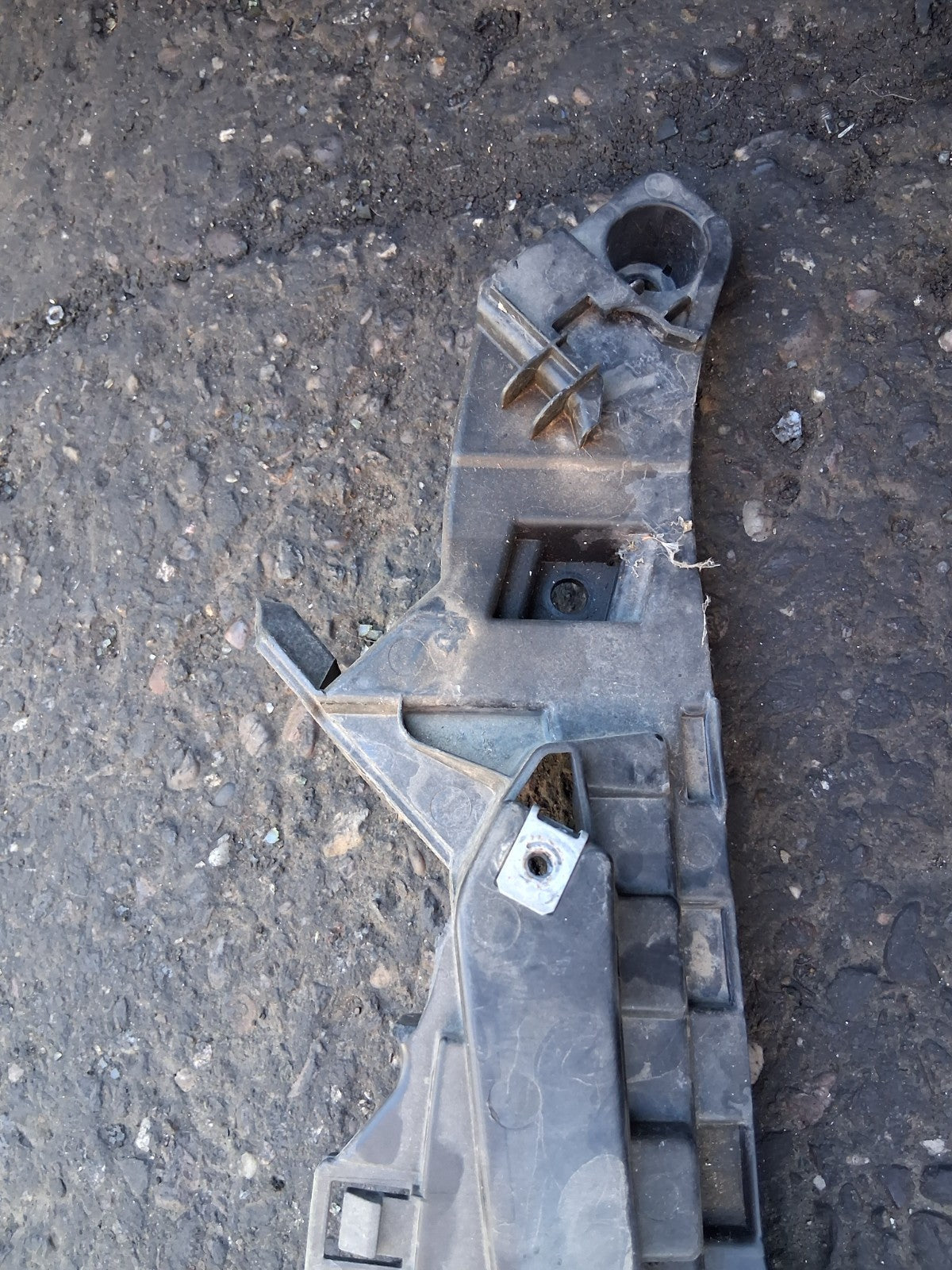 2024 FIAT DUCATO MK3 FACELIFT OSF DRIVER SIDE HEADLIGHT BRACKET 1391282080
