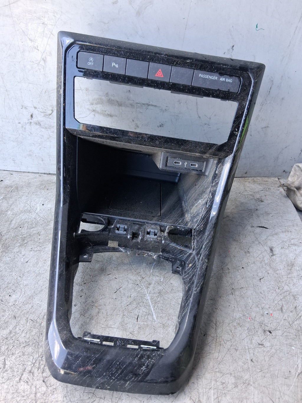 VW VOLKSWAGEN T CROSS 2023 CENTRE CONSOLE GEAR SHIFTER SURROUND TRIM 2GM857925