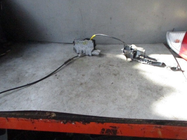 2008 PEUGEOT EXPERT DOOR HANDLE BRACKET 1184GAC06