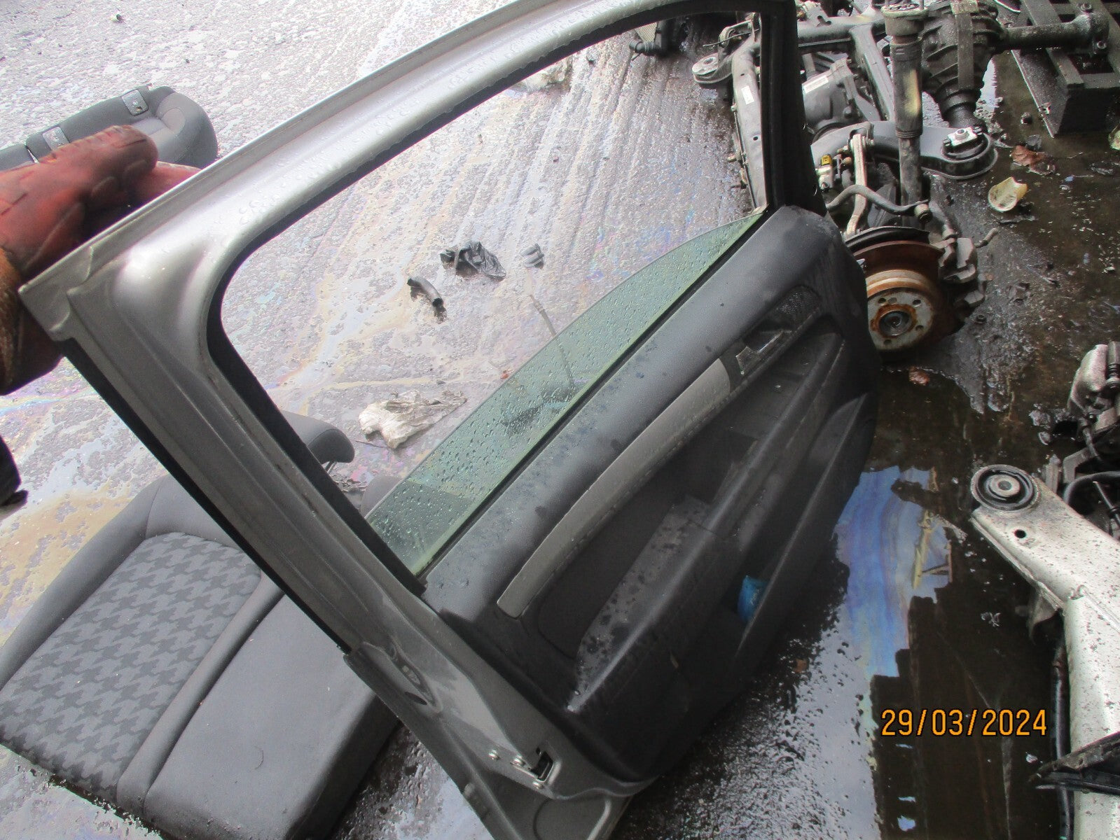 VAUXHALL ZAFIRA B 2014 NSF PASSENGER SIDE FRONT COMPLETE DOOR SILVER