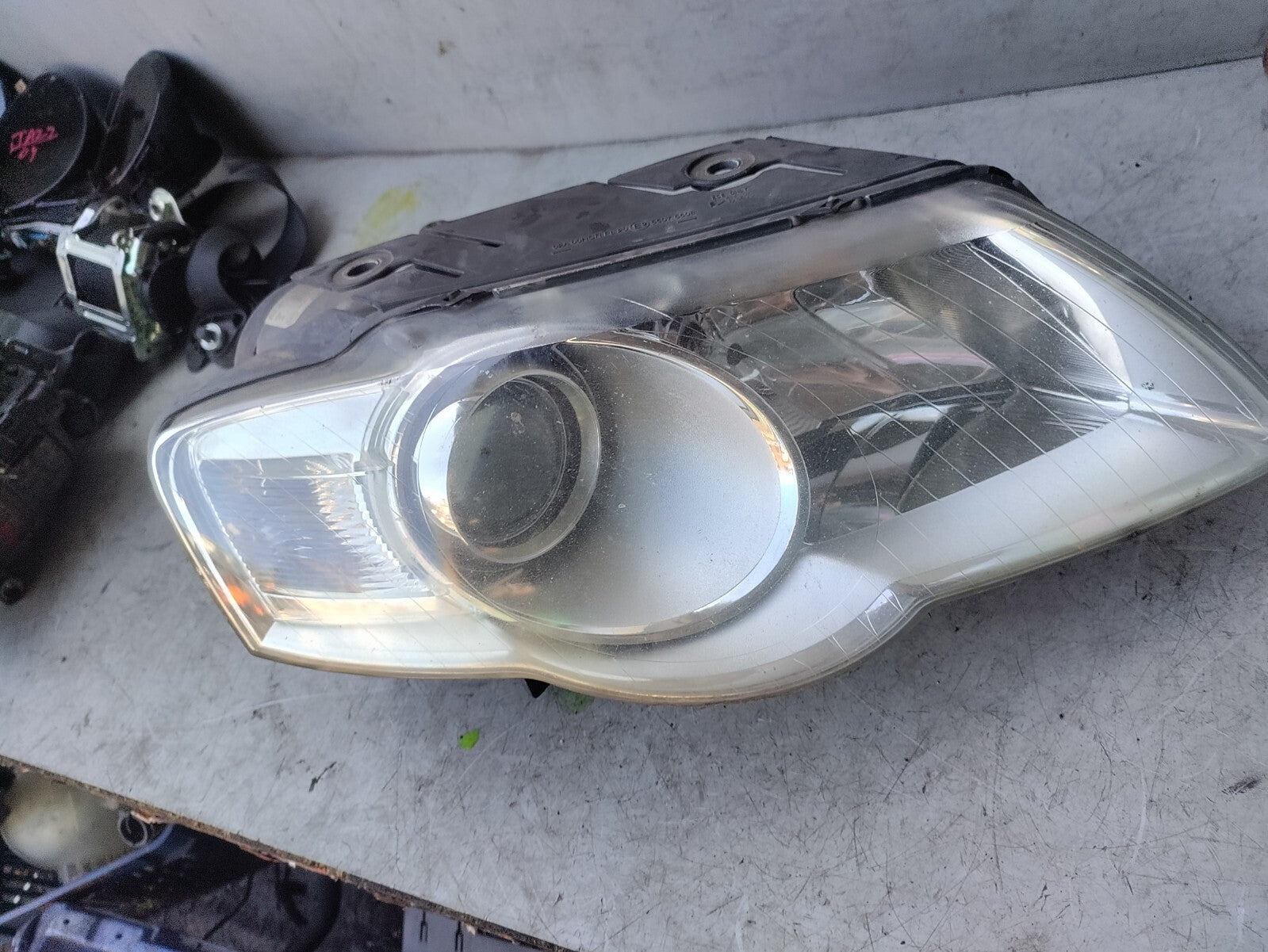 VW VOLKSWAGEN PASSAT B6 OSF DRIVER SIDE FRONT HEADLIGHT HEADLAMP 3C0941006N