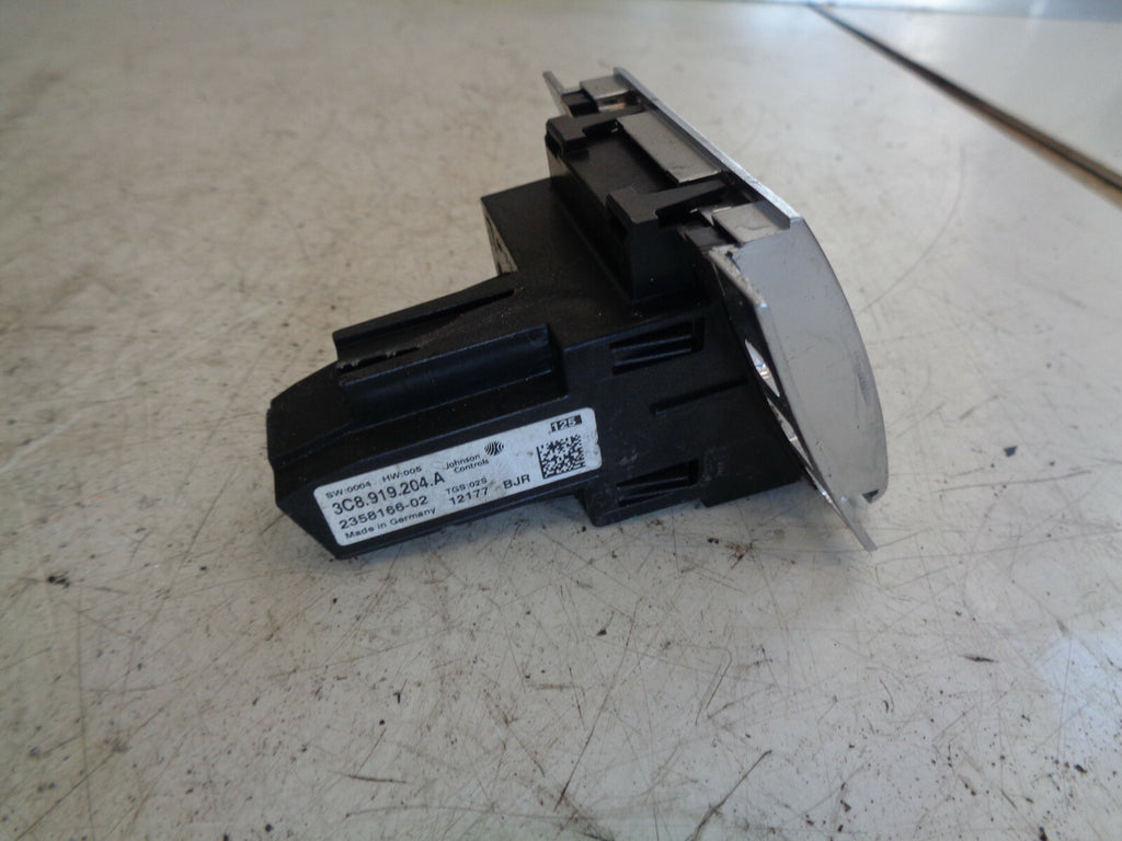 VW VOLKSWAGEN PASSAT B6 2007 FRONT DASHBOARD CENTER CLOCK DISPLAY 3C8919204A