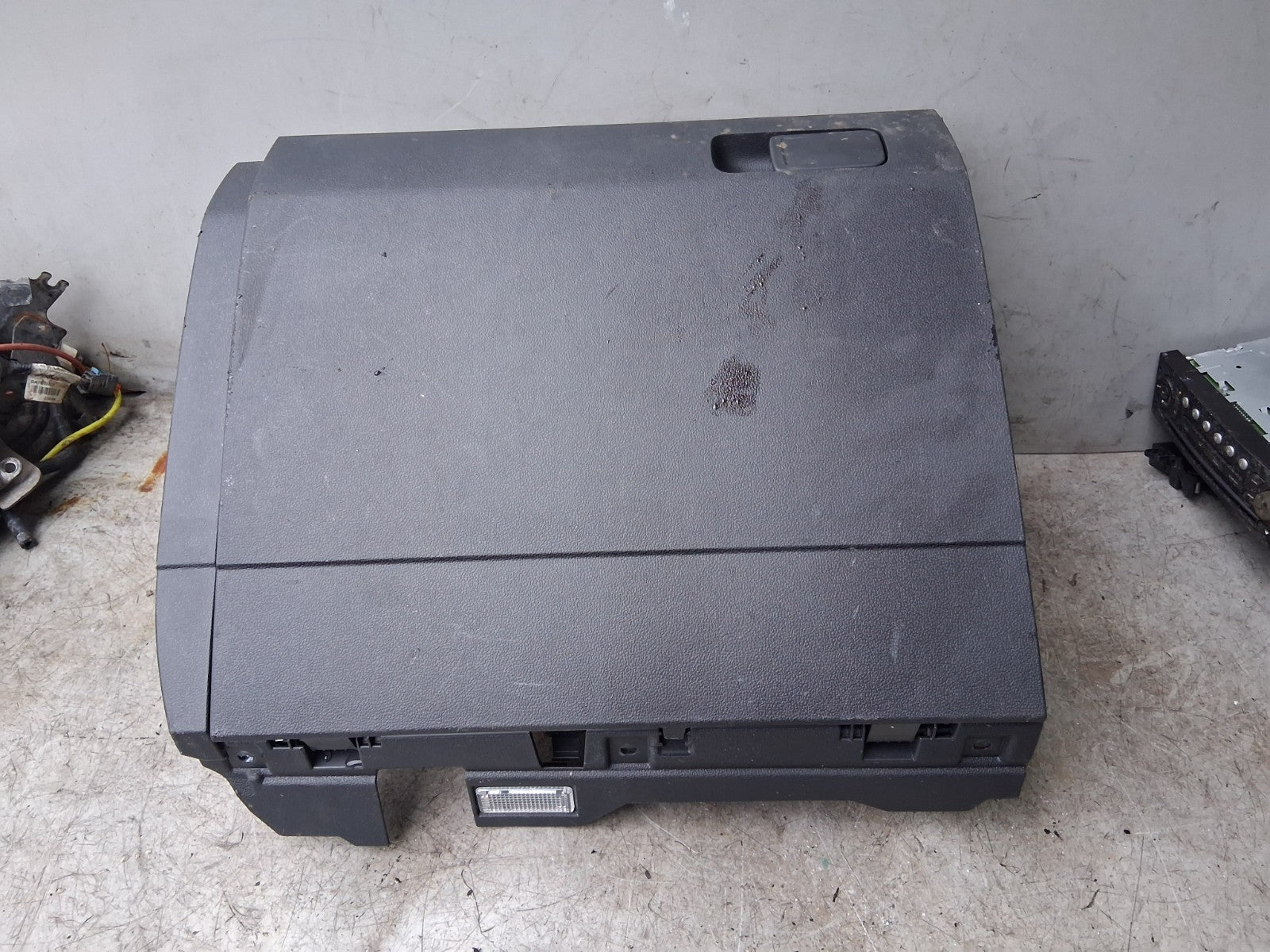 2023 VW VOLKSWAGEN TIGUAN DASHBOARD GLOVE BOX STORAGE COMPARTMENT 5NC857097