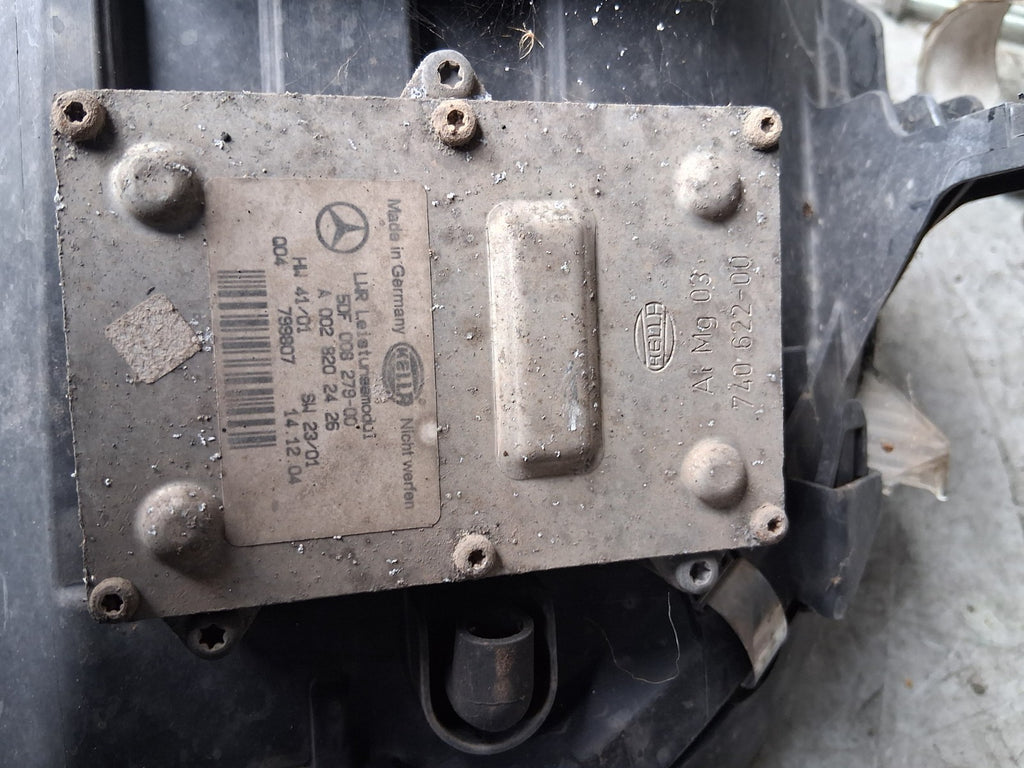 2005 MERCEDES BENZ E CLASS OS DRIVER SIDE FRONT HEADLIGHT A0028202426