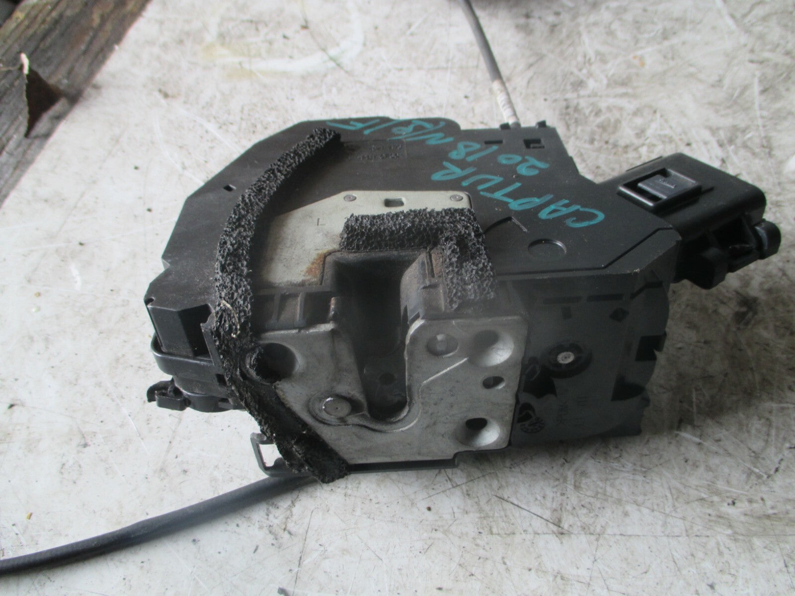 RENAULT CAPTUR 2018 MK1 NSF FRONT PASSENGER SIDE DOOR LOCK MECHANISM 805017927