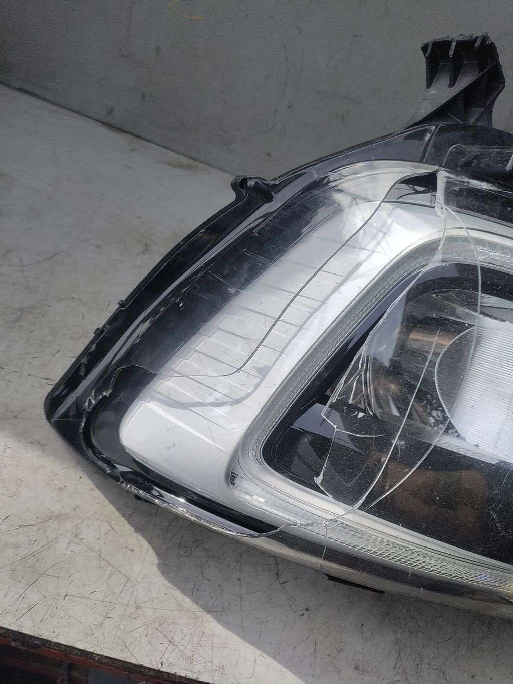 2023 RENAULT MASTER MK3 NSF PASSENGER SIDE HEADLIGHT DAMAGED 260602286R