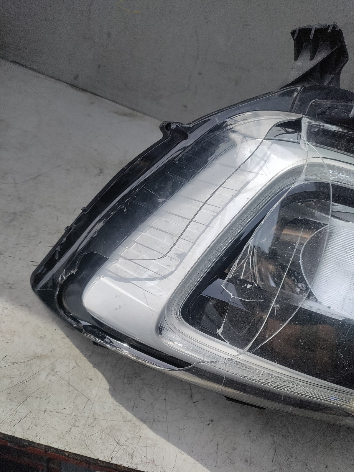 2023 RENAULT MASTER MK3 NSF PASSENGER SIDE HEADLIGHT DAMAGED 260602286R