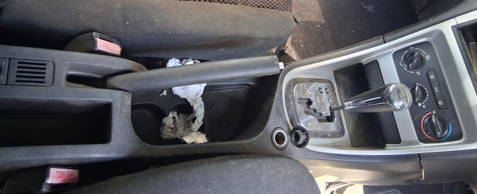 2006 PEUGEOT 307 CENTRE CONSOLE SURROUND TRIM PANEL COVER